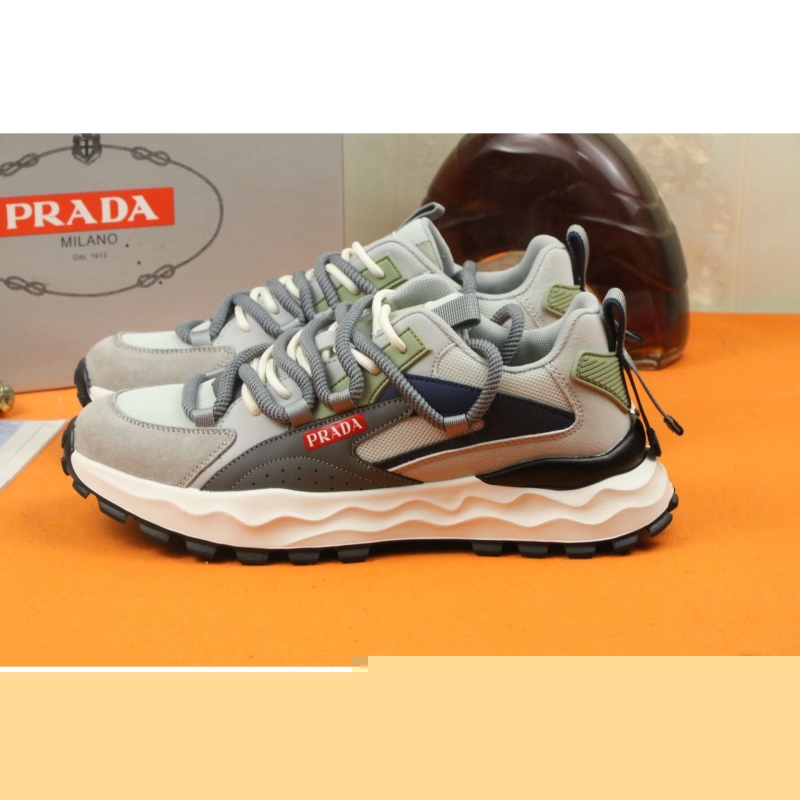 Pra*a casual shoes